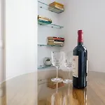 Malagasuite Downtown Apartment